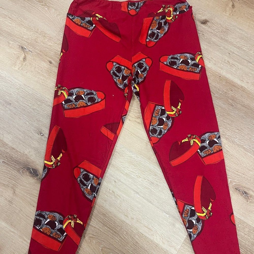 Valentine's chocolate box leggings in Tall & Curvy. NEVER WORN! 20% off 3+ items